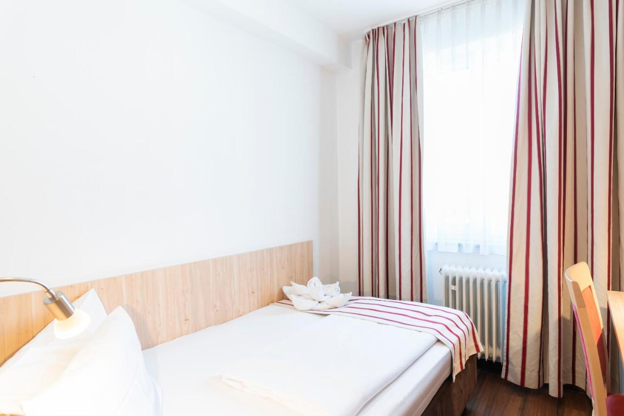 Hotel Astoria Stuttgart City Ngoại thất bức ảnh